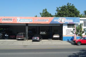 Centro Llantero de Occidente en Tecomán