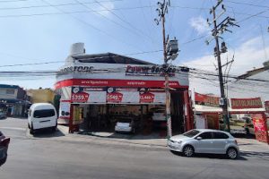 Llantera Bridgestone Av. Fuentes en Naucalpan de Juárez