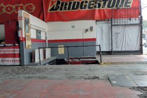 Llantera Bridgestone Calz. San Esteban en Naucalpan de Juárez
