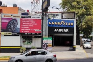 Llantera Jaguar en Coyoacán