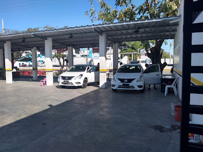 Car Wash y Llantera La Burbuja Uman en Umán