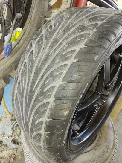 Llantera Toño en León