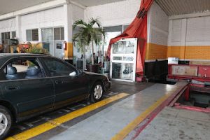 Llantas y Servicios de Moroleón SA de CV en Moroleón