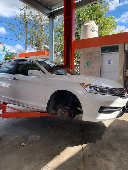 Llantera Cheroke en Hunucmá