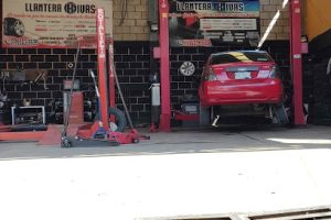 Llantera Rivas en Martínez de la Torre