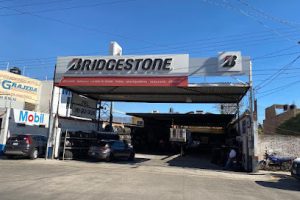 Llantera Robles en Autlán de Navarro