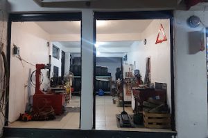 Vulcanizadora Eben-Ezer en Santa Lucía del Camino