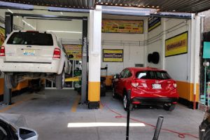 Llantas Konstitucion (Av. Manuel M. Dieguez) en Zapopan