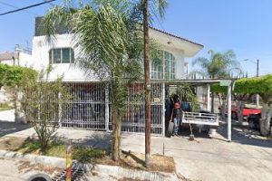 Llantera P.º de los Granados en Zapopan