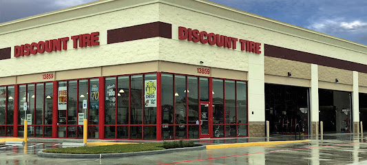 Discount Tire (13859 S Post Oak Rd) en Houston