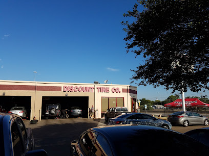 Discount Tire (1411 W Ben White Blvd) en Austin