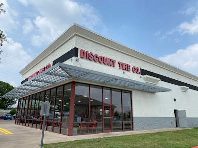 Discount Tire (1807 W Slaughter Ln Bldg. 2) en Austin