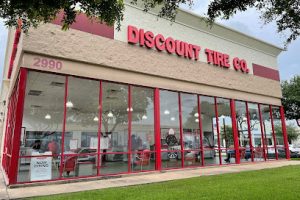 Discount Tire (2990 S Loop W) en Houston