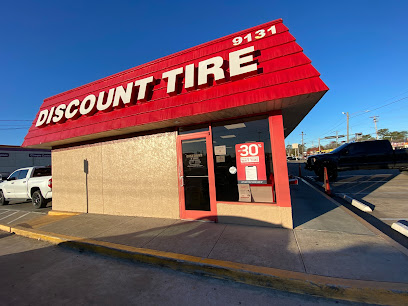 Discount Tire (9131 Long Point Rd) en Houston