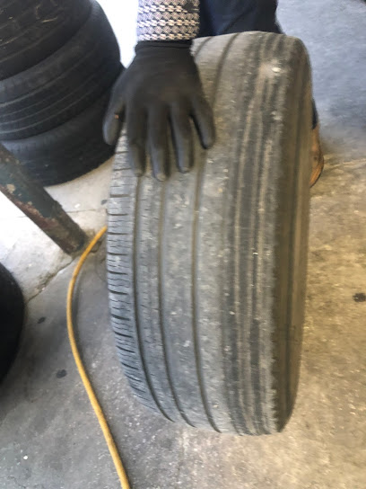 La Mexicana Tire Shop en Dallas