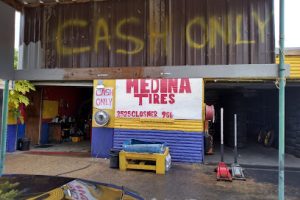 Medina Tires en Edinburg