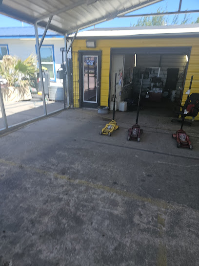 Neumático (8645 Research Blvd) en Austin