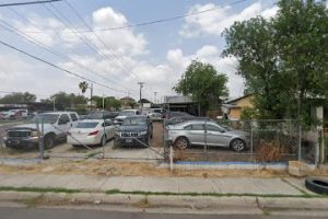 El Tejano Tires (2802 Market St) en Laredo