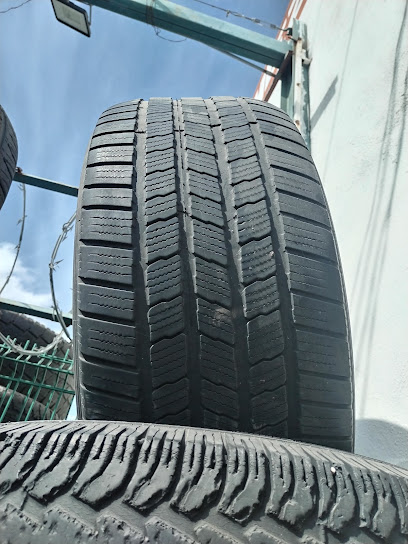 Llantera Sánchez en La Paz