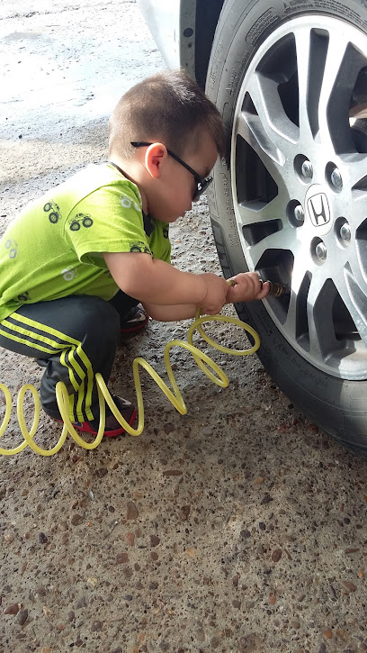 Velas Tire Shop en Laredo