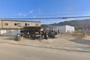 Llantera Los Amigos en Tecate