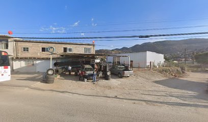 Llantera Los Amigos en Tecate