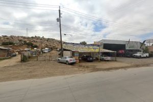 Llantera y Servicios López en Tecate