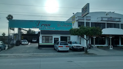 Truck Center y Autoservicio Leon en Tecate