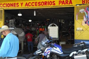 Refaccionaria El Rayo en Tecomán