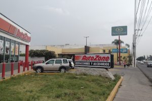 AutoZone Refacciones (Av. Juan Gil Preciado) en Zapopan