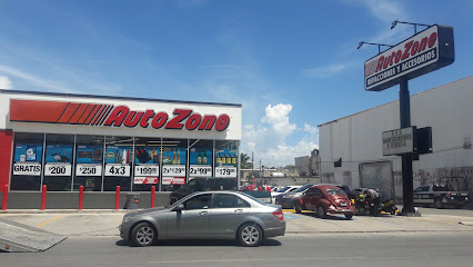 AutoZone Refacciones (Av. 45 Nte. ) en Playa del Carmen