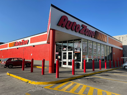 AutoZone Refacciones (Av. Lázaro Cárdenas Y Plaza Crital) en Xalapa